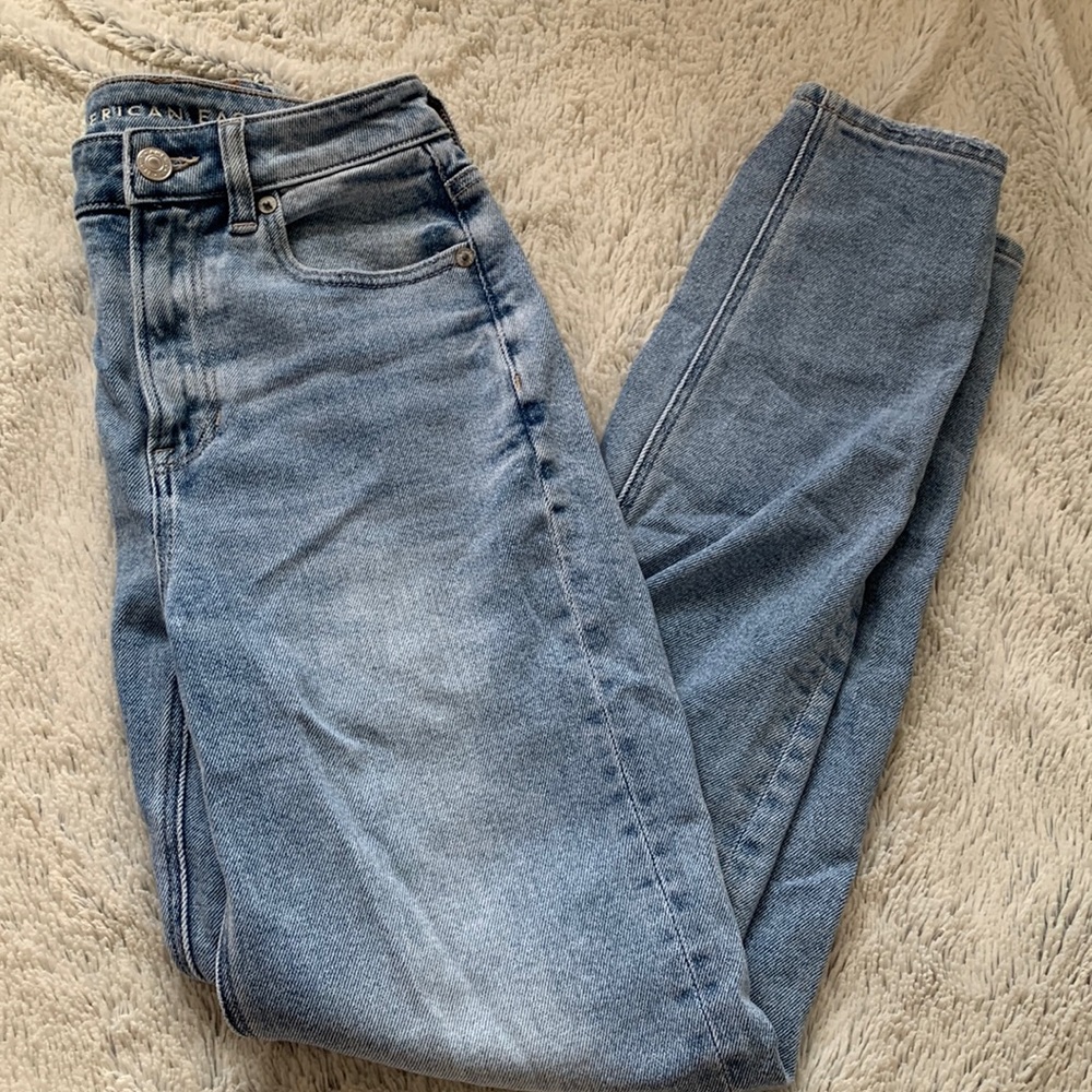 American Eagle Mom Straight Jeans